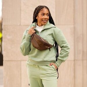 ✨ The Drop Womens Preston Belt Bag Chocolate One Size